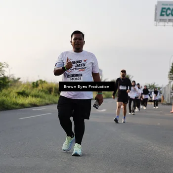 Runner Photo 7666513