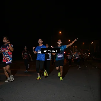 Runner Photo 7666515