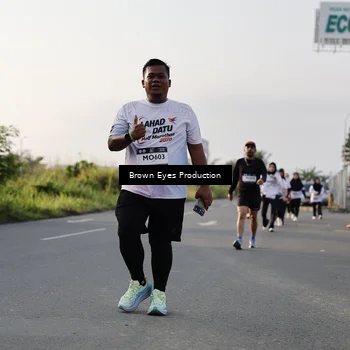 Runner Photo 7666517