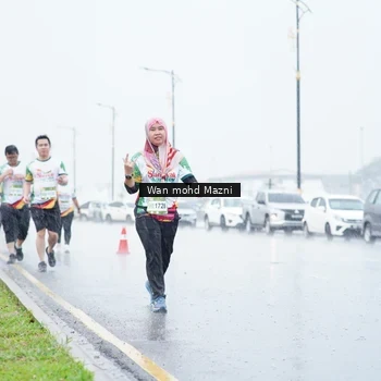 Runner Photo 7666536