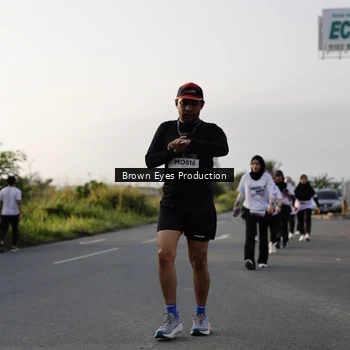 Runner Photo 7666541