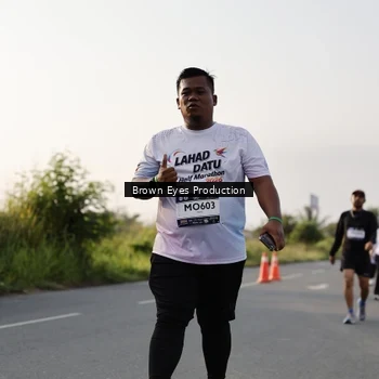 Runner Photo 7666624