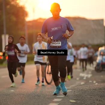 Runner Photo 7666636