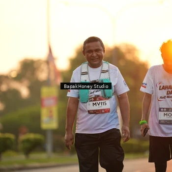 Runner Photo 7666641