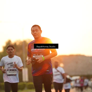 Runner Photo 7666671