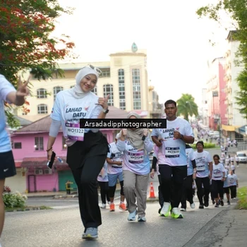 Runner Photo 7666672