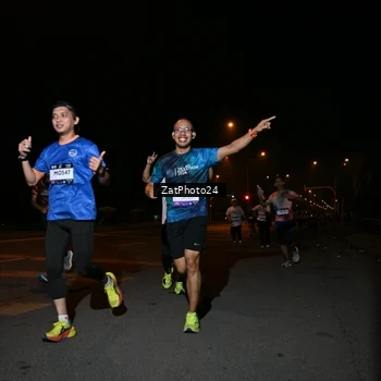 Runner Photo 7666743