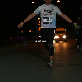 Runner Photo 7666748