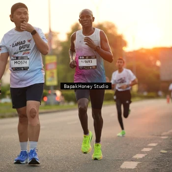 Runner Photo 7666769