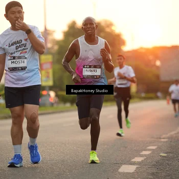 Runner Photo 7666848