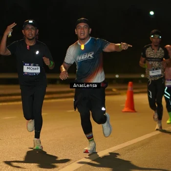 Runner Photo 7666883
