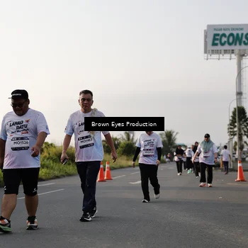 Runner Photo 7666944