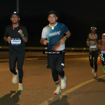 Runner Photo 7666981