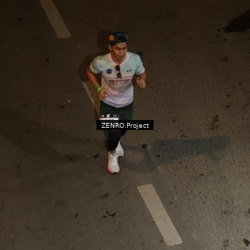Runner Photo 7667003