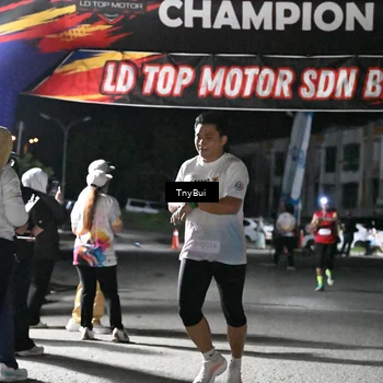Runner Photo 7667070