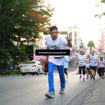 Runner Photo 7667087