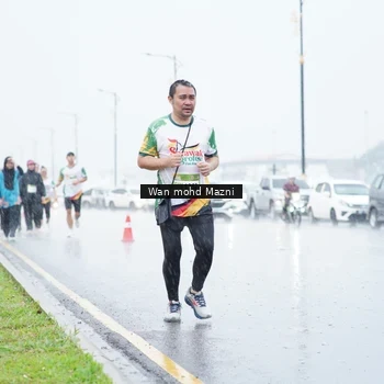 Runner Photo 7667100