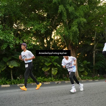 Runner Photo 7667136