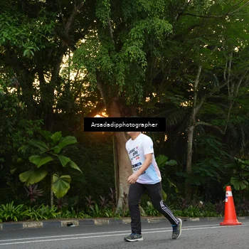 Runner Photo 7667153