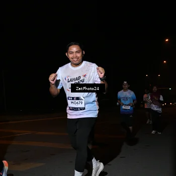 Runner Photo 7667342