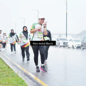 Runner Photo 7667376