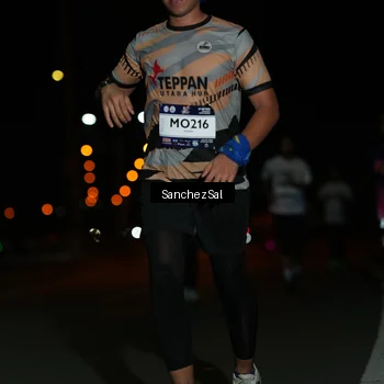 Runner Photo 7667381