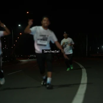 Runner Photo 7667519