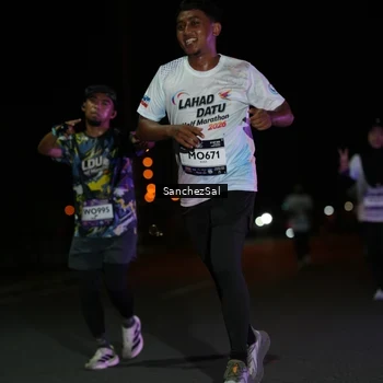 Runner Photo 7667601