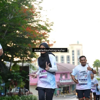 Runner Photo 7667664