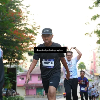 Runner Photo 7667702