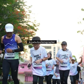 Runner Photo 7667795