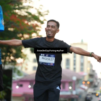 Runner Photo 7667984