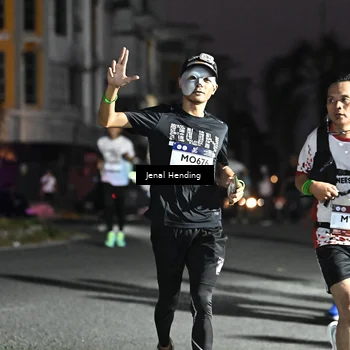 Runner Photo 7668011