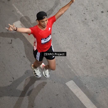 Runner Photo 7668023