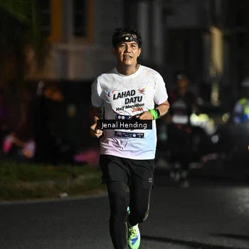 Runner Photo 7668060