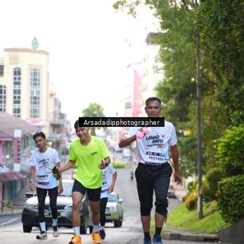 Runner Photo 7668150