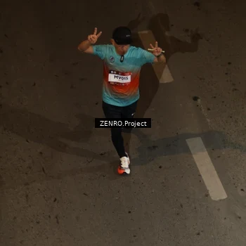 Runner Photo 7668339