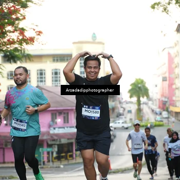 Runner Photo 7668400