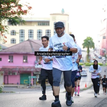 Runner Photo 7668459