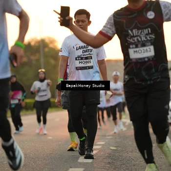Runner Photo 7668600
