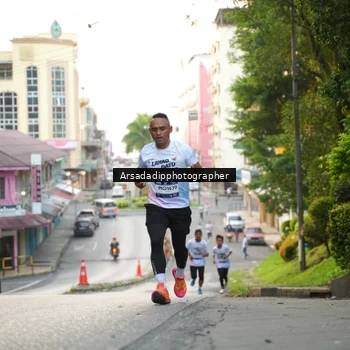 Runner Photo 7668722