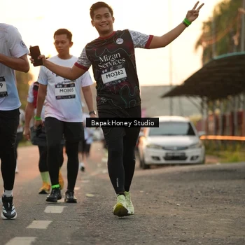 Runner Photo 7668724