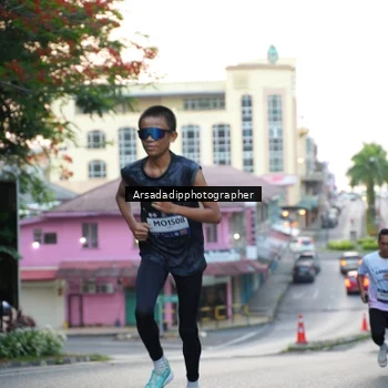 Runner Photo 7668994