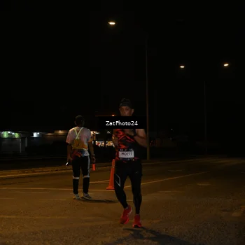 Runner Photo 7669003