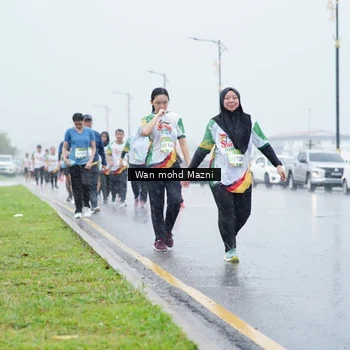 Runner Photo 7669017