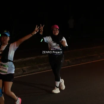 Runner Photo 7669023