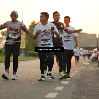 Runner Photo 7669058