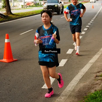 Runner Photo 7669100