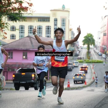 Runner Photo 7669180