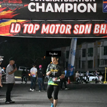 Runner Photo 7669211
